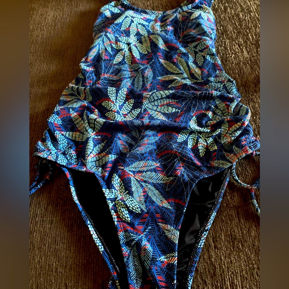 Cupshe Blue and Green One Piece Swimsuit Tropical Leaf Design